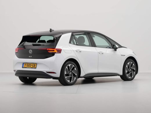 Volkswagen ID.3 Pure 150pk 45 kWh Navigatie Stuurverwarming Clima Led 124 ActivLease financial lease