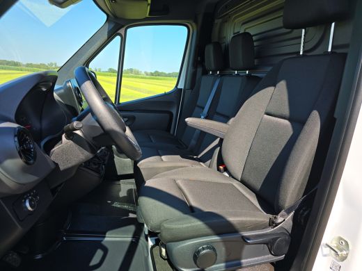Mercedes Sprinter 315 CDI L3 H2 RWD - Euro 6 - 150 Pk - Navi - MBUX - ParkeerCamera - StoelVerwarming ActivLease financial lease