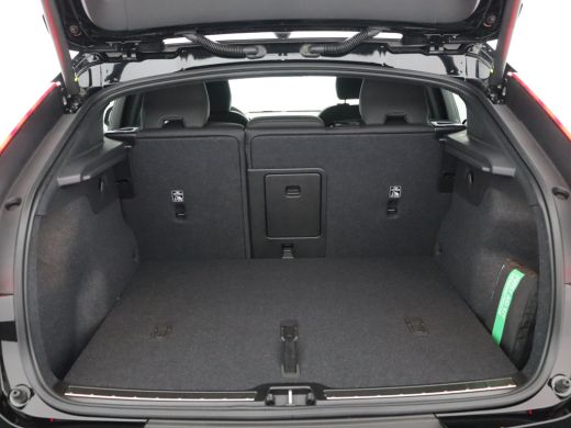 Volvo  C40 Single Motor Extended Range Plus 82 kWh  | Warmtepomp | Semi elektrische trekhaak | Stoel & stuur... ActivLease financial lease