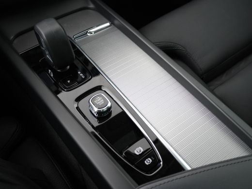 Volvo  XC60 T6 AWD Plus Bright | Semi elektrische trekhaak | Stoel & stuurwielverwarming | Lederen interieur | ActivLease financial lease