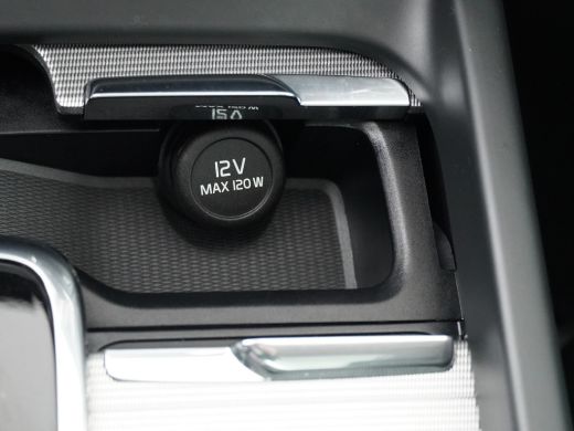 Volvo  XC60 T6 AWD Plus Bright | Semi elektrische trekhaak | Stoel & stuurwielverwarming | Lederen interieur | ActivLease financial lease