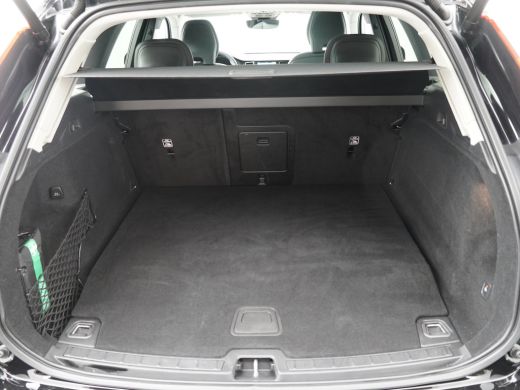 Volvo  XC60 T6 AWD Plus Bright | Semi elektrische trekhaak | Stoel & stuurwielverwarming | Lederen interieur | ActivLease financial lease