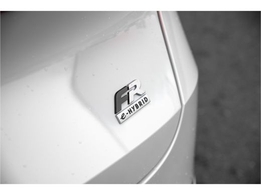 Seat Leon Sportstourer SEAT FR PHEV First Edition | Achteruitrijcamera | Automatisch dimmende binnenspiegel | Dakhemel u... ActivLease financial lease