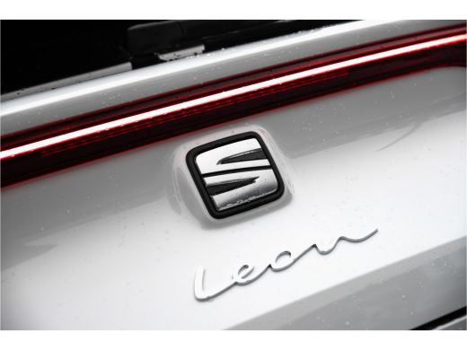 Seat Leon Sportstourer SEAT FR PHEV First Edition | Achteruitrijcamera | Automatisch dimmende binnenspiegel | Dakhemel u... ActivLease financial lease