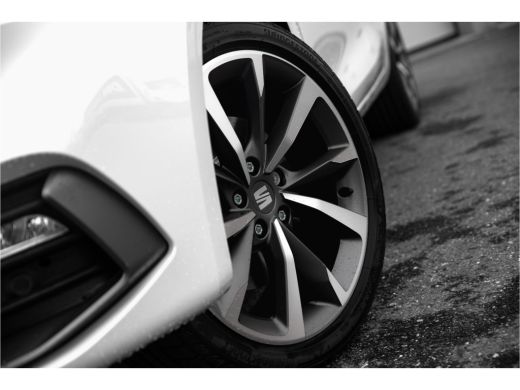 Seat Leon Sportstourer SEAT FR PHEV First Edition | Achteruitrijcamera | Automatisch dimmende binnenspiegel | Dakhemel u... ActivLease financial lease