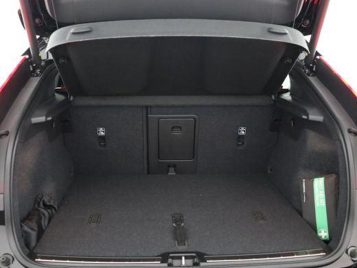 Volvo  C40 Single Motor Extended Range Plus 82 kWh | Warmtepomp | Semi elektrische trekhaak | Stoel & stuurw... ActivLease financial lease