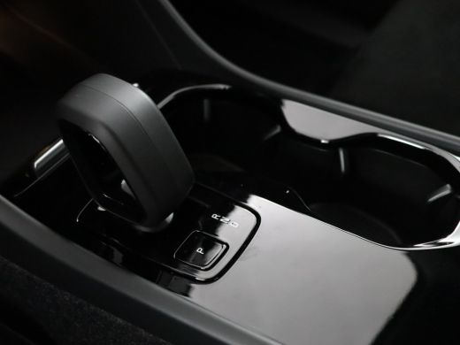 Volvo  C40 Single Motor Extended Range Plus 82 kWh | Warmtepomp | Semi elektrische trekhaak | Stoel & stuurw... ActivLease financial lease