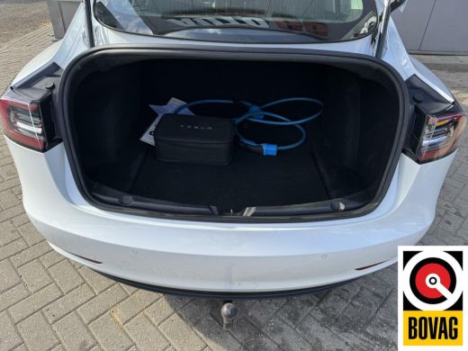 Tesla Model 3 Standard RWD Plus 60 kWh met TREKHAAK ActivLease financial lease