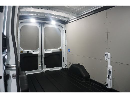Ford Transit 350 2.0 130 pk TDCI L3H2 Trend | Navigatiesysteem | 13-polige trekhaak met Trailer Sway Control |... ActivLease financial lease