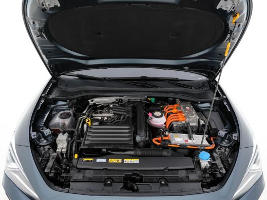 Seat Leon 1.4 e-Hybrid VZ Business Aut. * DIGI-COCKPIT | LED-LIGHTS | ADAPT.CRUISE | LEATHER-MICROFIBRE | S... ActivLease financial lease