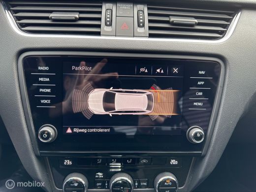 Skoda Octavia Combi 1.0 TSI Greentech Ambition ACC AUTOMAAT ActivLease financial lease