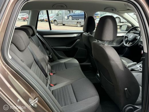 Skoda Octavia Combi 1.0 TSI Greentech Ambition ACC AUTOMAAT ActivLease financial lease