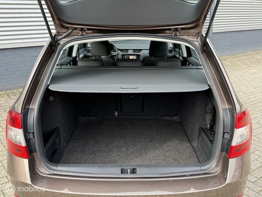 Skoda Octavia Combi 1.0 TSI Greentech Ambition ACC AUTOMAAT ActivLease financial lease