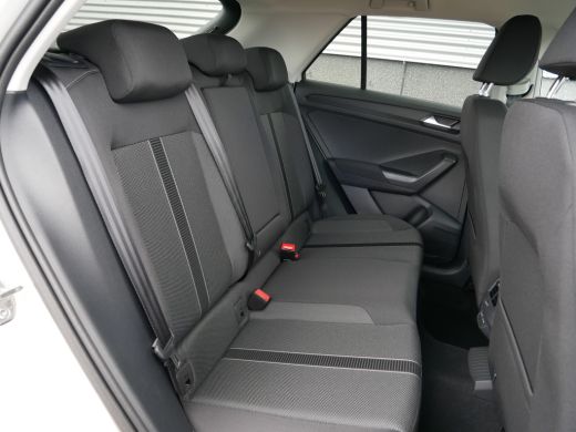 Volkswagen T-Roc 1.0 TSI 110 6MT Life Edition | 'App-Connect' draadloze smartphone integratie | 'App-Connect' draa... ActivLease financial lease