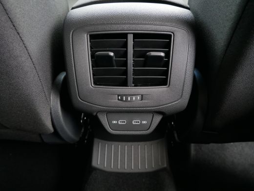 Volkswagen T-Roc 1.0 TSI 110 6MT Life Edition | 'App-Connect' draadloze smartphone integratie | 'App-Connect' draa... ActivLease financial lease