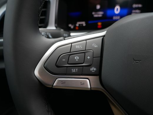 Volkswagen T-Roc 1.0 TSI 110 6MT Life Edition | 'App-Connect' draadloze smartphone integratie | 'App-Connect' draa... ActivLease financial lease