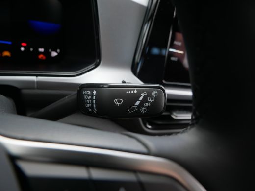 Volkswagen T-Roc 1.0 TSI 110 6MT Life Edition | 'App-Connect' draadloze smartphone integratie | 'App-Connect' draa... ActivLease financial lease
