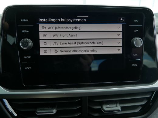 Volkswagen T-Roc 1.0 TSI 110 6MT Life Edition | 'App-Connect' draadloze smartphone integratie | 'App-Connect' draa... ActivLease financial lease