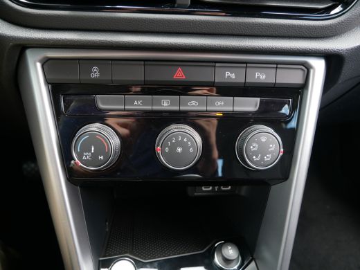 Volkswagen T-Roc 1.0 TSI 110 6MT Life Edition | 'App-Connect' draadloze smartphone integratie | 'App-Connect' draa... ActivLease financial lease