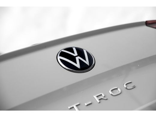Volkswagen T-Roc 1.0 TSI Life Edition Inclusief €2000,- inruilvoordeel | | Achteruitrijcamera | Airco | Apple Carp... ActivLease financial lease