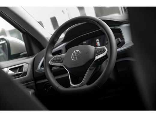 Volkswagen T-Roc 1.0 TSI Life Edition Inclusief €2000,- inruilvoordeel | | Achteruitrijcamera | Airco | Apple Carp... ActivLease financial lease