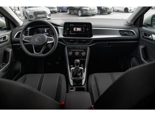 Volkswagen T-Roc 1.0 TSI Life Edition Inclusief €2000,- inruilvoordeel | | Achteruitrijcamera | Airco | Apple Carp... ActivLease financial lease