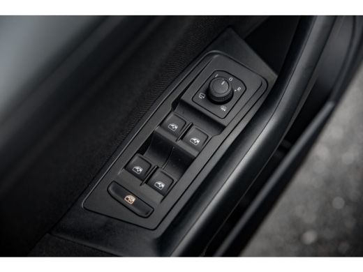 Volkswagen T-Roc 1.0 TSI Life Edition Inclusief €2000,- inruilvoordeel | | Achteruitrijcamera | Airco | Apple Carp... ActivLease financial lease