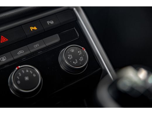 Volkswagen T-Roc 1.0 TSI Life Edition Inclusief €2000,- inruilvoordeel | | Achteruitrijcamera | Airco | Apple Carp... ActivLease financial lease