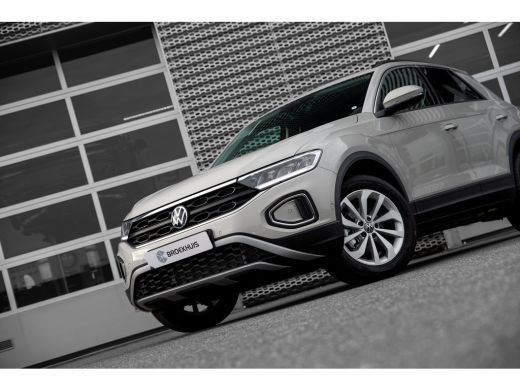 Volkswagen T-Roc 1.0 TSI Life Edition Inclusief €2000,- inruilvoordeel | | Achteruitrijcamera | Airco | Apple Carp... ActivLease financial lease