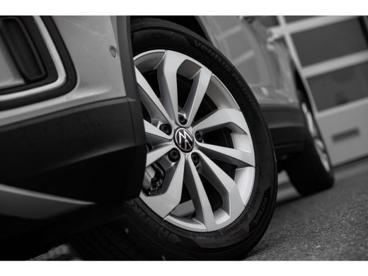 Volkswagen T-Roc 1.0 TSI Life Edition Inclusief €2000,- inruilvoordeel | | Achteruitrijcamera | Airco | Apple Carp... ActivLease financial lease