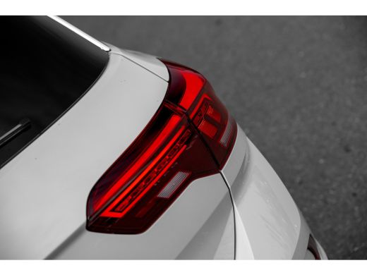 Volkswagen T-Roc 1.0 TSI Life Edition Inclusief €2000,- inruilvoordeel | | Achteruitrijcamera | Airco | Apple Carp... ActivLease financial lease