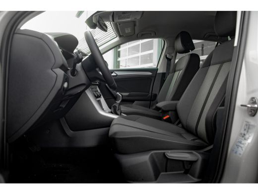 Volkswagen T-Roc 1.0 TSI Life Edition Inclusief €2000,- inruilvoordeel | | Achteruitrijcamera | Airco | Apple Carp... ActivLease financial lease