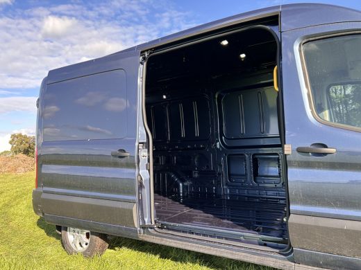 Ford Transit 350 2.0 170 pk TDCI Automaat L3H2 Limited | € 9.350,- voorraadvoordeel | All Weather banden | 2 A... ActivLease financial lease