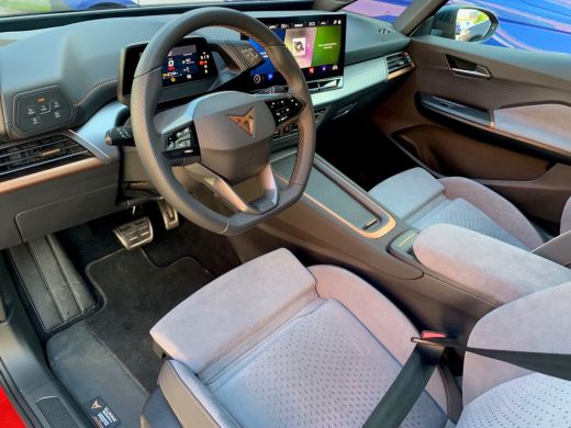 Seat Born 58kWh 204pk | HeadUp Display | Elekr. massagestoelen | BeatsAudio ActivLease financial lease