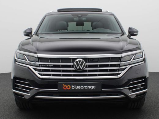Volkswagen Touareg 3.0 TSi eHybrid Elegance 4MOTION 340PK DSG Panoramadak, trekhaak, 360 gr. camera, leder, stoel-ve... ActivLease financial lease