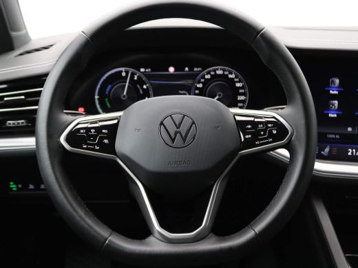 Volkswagen Touareg 3.0 TSi eHybrid Elegance 4MOTION 340PK DSG Panoramadak, trekhaak, 360 gr. camera, leder, stoel-ve... ActivLease financial lease