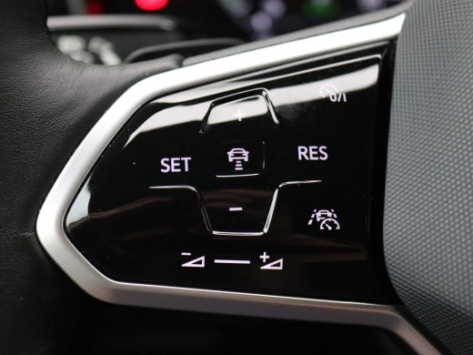 Volkswagen Touareg 3.0 TSi eHybrid Elegance 4MOTION 340PK DSG Panoramadak, trekhaak, 360 gr. camera, leder, stoel-ve... ActivLease financial lease