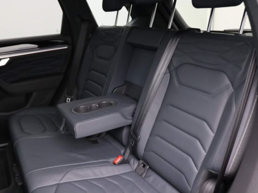 Volkswagen Touareg 3.0 TSi eHybrid Elegance 4MOTION 340PK DSG Panoramadak, trekhaak, 360 gr. camera, leder, stoel-ve... ActivLease financial lease