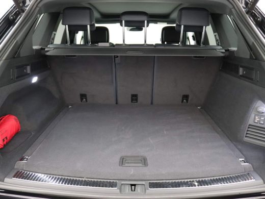 Volkswagen Touareg 3.0 TSi eHybrid Elegance 4MOTION 340PK DSG Panoramadak, trekhaak, 360 gr. camera, leder, stoel-ve... ActivLease financial lease