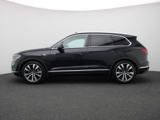 Volkswagen Touareg 3.0 TSi eHybrid Elegance 4MOTION 340PK DSG Panoramadak, trekhaak, 360 gr. camera, leder, stoel-ve...