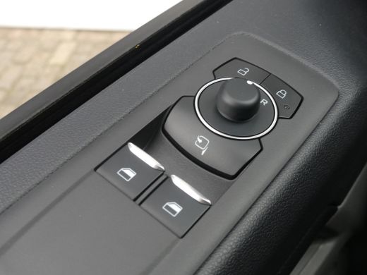 Ford Transit Custom 320 2.0 TDCI 136PK L2H1 Limited Automaat | Stoel & Voorruitverwarming | Driver Assistent Pack Pre... ActivLease financial lease