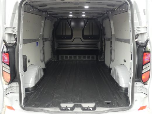 Ford Transit Custom 320 2.0 TDCI 136PK L2H1 Limited Automaat | Stoel & Voorruitverwarming | Driver Assistent Pack Pre... ActivLease financial lease