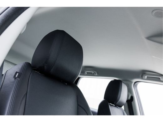 Land Rover Discovery Sport P300e S PHEV AWD | 20 Inch | Afneembare trekhaak | 360gr Camera | El. Achterklep ActivLease financial lease