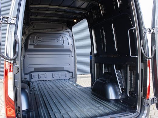 Mercedes Sprinter 319 1.9 CDI L2H2 Pro 190 PK Automaat Dubbele schuifdeur, 3.500 kg trekgewicht, Distronic, LED kop... ActivLease financial lease