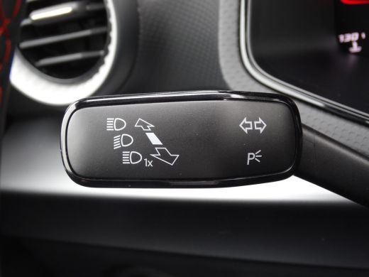 Seat Arona SEAT FR Anniversary | Achteruitrijcamera | Airconditioning automatisch met 2-zone-temperatuurrege... ActivLease financial lease
