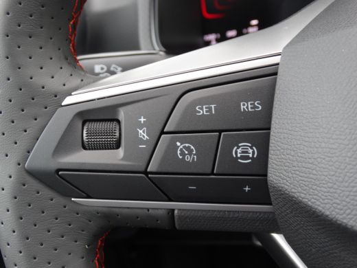 Seat Arona SEAT FR Anniversary | Achteruitrijcamera | Airconditioning automatisch met 2-zone-temperatuurrege... ActivLease financial lease