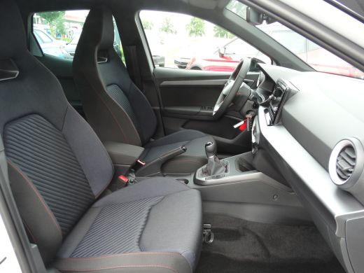 Seat Arona SEAT FR Anniversary | Achteruitrijcamera | Airconditioning automatisch met 2-zone-temperatuurrege... ActivLease financial lease