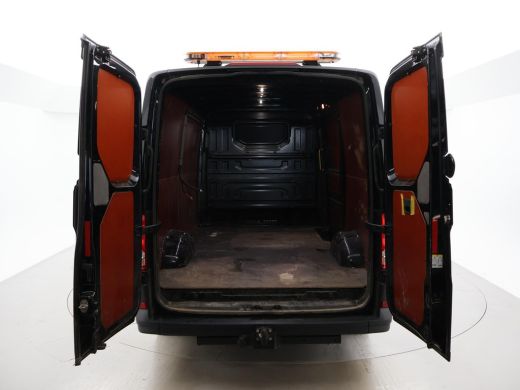 Volkswagen Crafter 35 2.0 TDI 140 PK 4MOTION 4X4 L3H2 + TREKHAAK 3000 KG / DEALER ONDERHOUDEN ActivLease financial lease