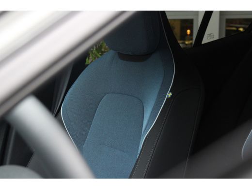 Volvo  EX30 Single Motor Extended Range Plus 69 kWh | Black Pack | Harman/Kardon | Camera | Adaptive Cruise |... ActivLease financial lease
