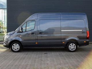 Mercedes Sprinter 319 1.9 CDI L2H2 Pro 190 PK Automaat Dubbele schuifdeur, 3.500 kg trekgewicht, Distronic, LED kop...